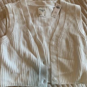 Abercrombie and fitch sweater vest size L